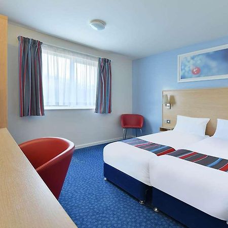 Travelodge Lutterworth Лестър Стая снимка