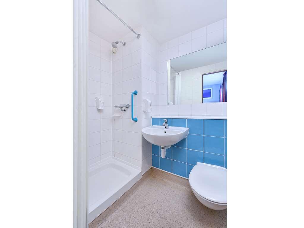 Travelodge Lutterworth Лестър Стая снимка